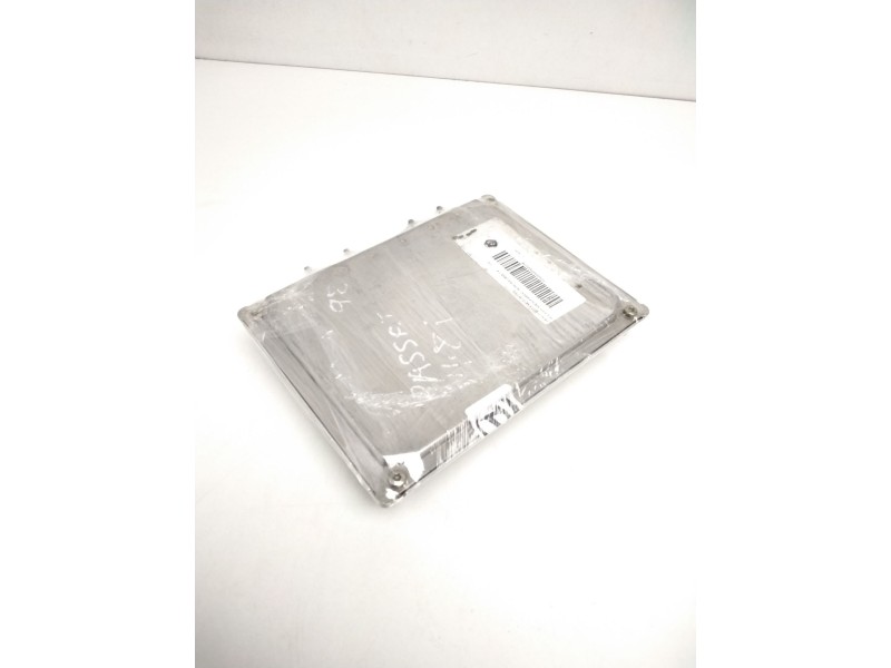 Recambio de centralita motor uce para volkswagen passat berlina (3b2) 1.8 referencia OEM IAM 0261204774 8D0907558B 26SA5119