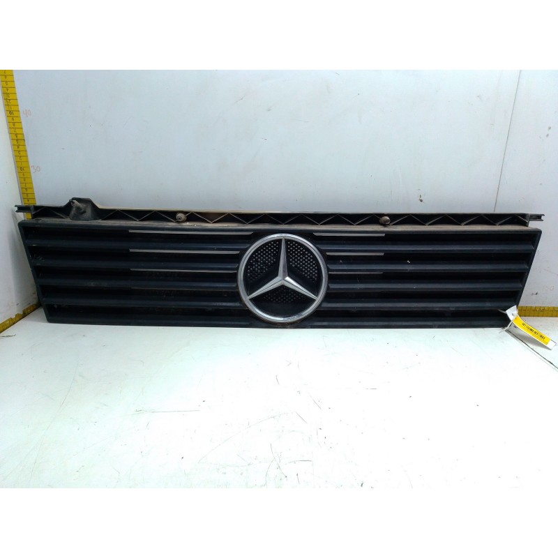 Recambio de rejilla delantera para mercedes-benz mb autobús (w631) d (631.333, 631.343, 631.334, 631.344) referencia OEM IAM 631