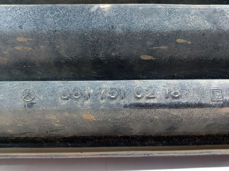 Recambio de rejilla delantera para mercedes-benz mb autobús (w631) d (631.333, 631.343, 631.334, 631.344) referencia OEM IAM 631