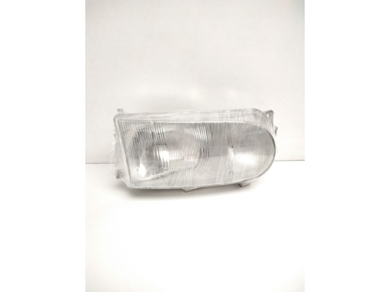 Recambio de faro derecho para » otros... premium 370 26 g 6x2 referencia OEM IAM 260109C108 NISSAN 67626060