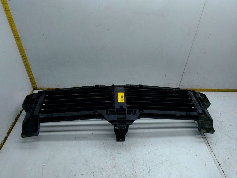 Recambio de rejilla aireadora para mercedes-benz gla (h247) gla 200 (247.787) referencia OEM IAM A2478854500  