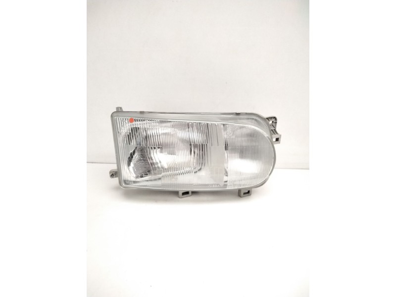 Recambio de faro derecho para » otros... premium 370 26 g 6x2 referencia OEM IAM 260107C001 NISSAN 67725900
