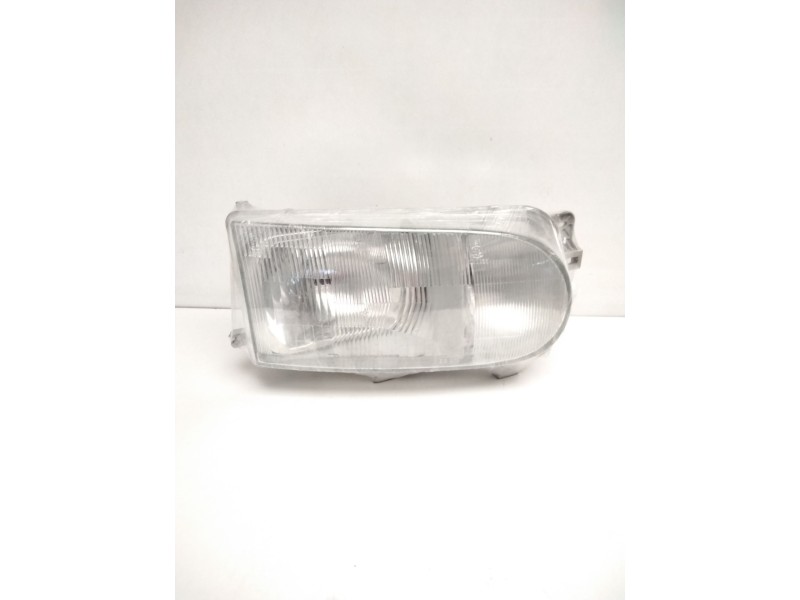 Recambio de faro derecho para nissan serena (c23) 2.0 referencia OEM IAM 260609C108 NISSAN 67626060