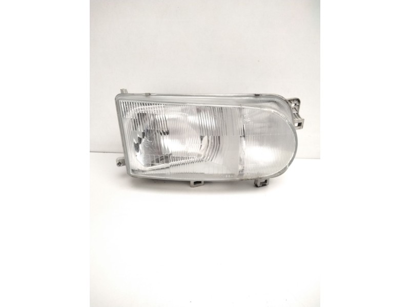 Recambio de faro derecho para nissan serena (c23) 2.0 referencia OEM IAM 260107C008 NISSAN 67735060