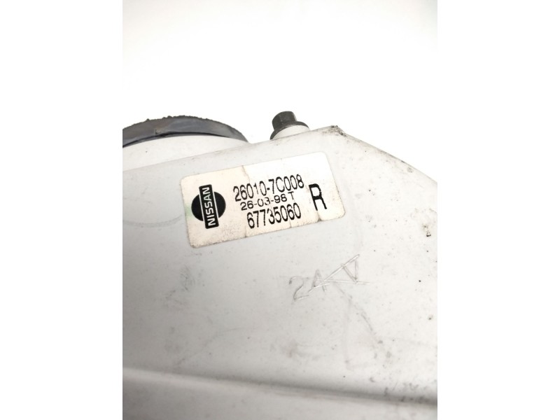 Recambio de faro derecho para nissan serena (c23) 2.0 referencia OEM IAM 260107C008 NISSAN 67735060