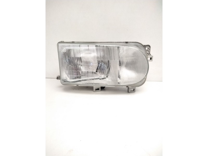 Recambio de faro derecho para nissan serena (c23) 2.3 d referencia OEM IAM 260109C108 NISSAN 67626060
