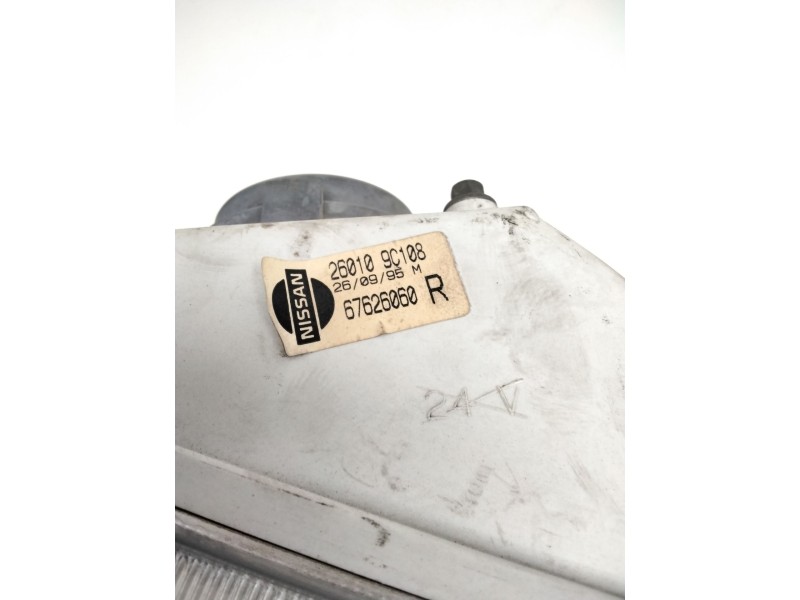 Recambio de faro derecho para nissan serena (c23) 2.3 d referencia OEM IAM 260109C108 NISSAN 67626060