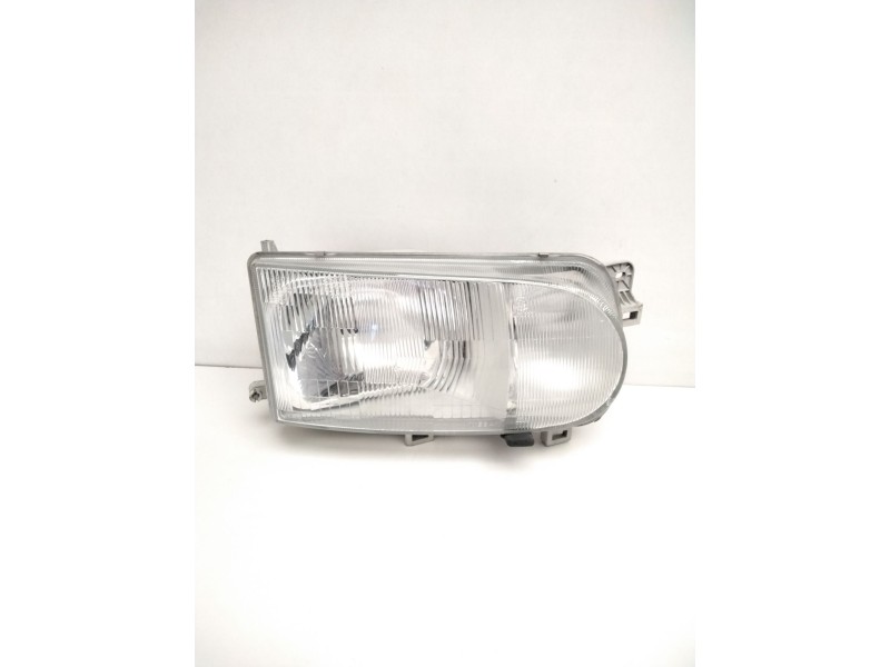 Recambio de faro derecho para nissan serena (c23) 2.0 referencia OEM IAM 260107C008 NISSAN 67735060