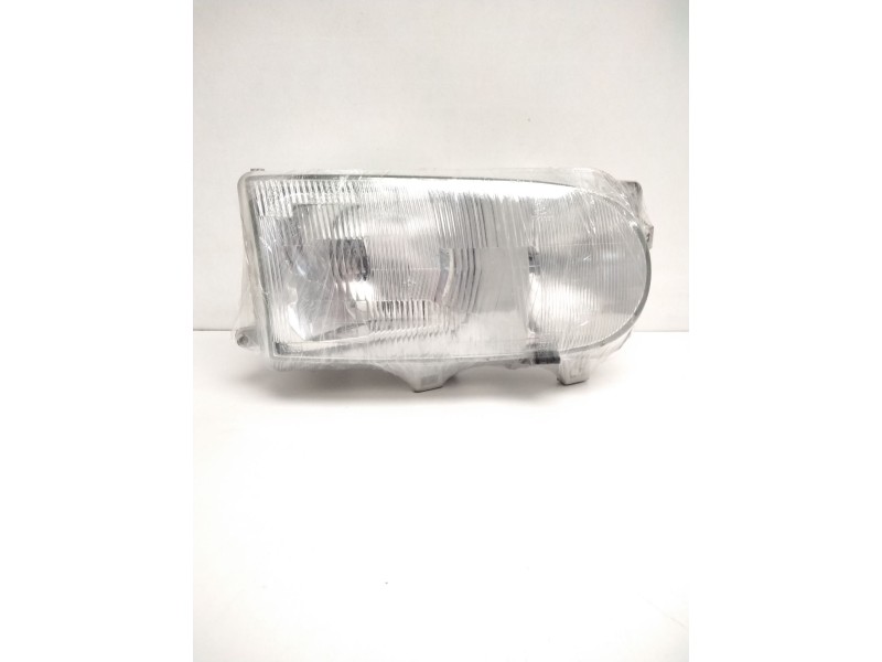 Recambio de faro derecho para nissan serena (c23) 2.0 referencia OEM IAM 260107C008 NISSAN 67735060