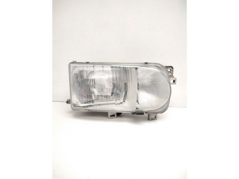 Recambio de faro derecho para nissan serena (c23) 2.0 d (kvjc23) referencia OEM IAM 260107C008 NISSAN 67735060