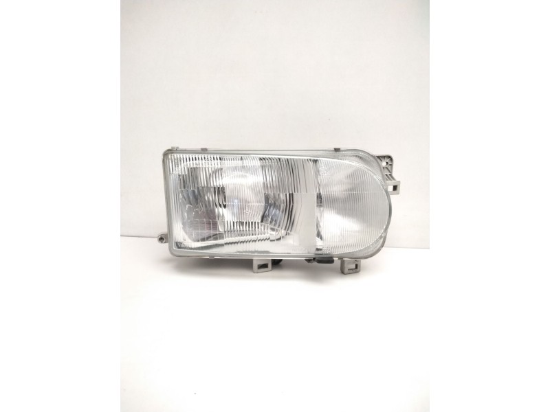 Recambio de faro derecho para nissan serena (c23) 2.0 d (kvjc23) referencia OEM IAM 260107C008 NISSAN 67735060