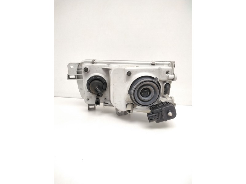 Recambio de faro derecho para nissan serena (c23) 2.0 d (kvjc23) referencia OEM IAM 260107C008 NISSAN 67735060