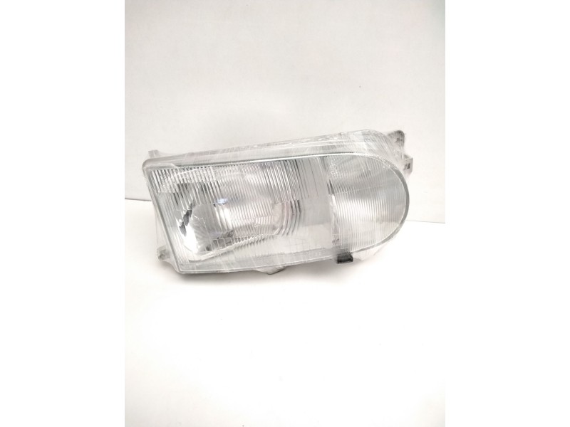 Recambio de faro derecho para nissan serena (c23) 2.0 d (kvjc23) referencia OEM IAM 260107C008 NISSAN 67735060
