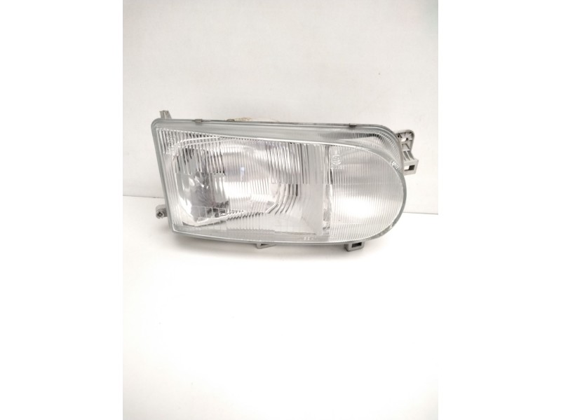 Recambio de faro derecho para nissan serena (c23) 2.0 d (kvjc23) referencia OEM IAM 260109C108 NISSAN 67626060