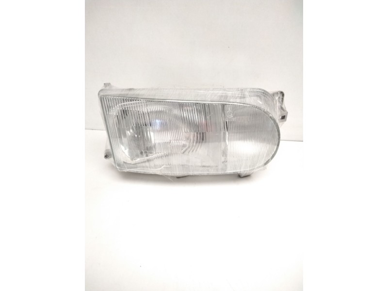 Recambio de faro derecho para nissan serena (c23) 2.0 d (kvjc23) referencia OEM IAM 260109C108 NISSAN 67626060