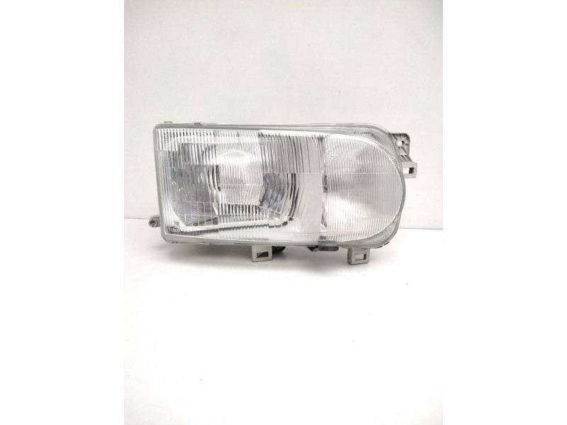Recambio de faro derecho para nissan serena (c23) 2.0 d (kvjc23) referencia OEM IAM 260107C008 NISSAN 67735060