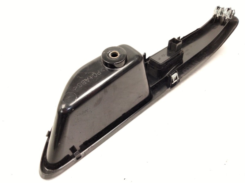 Recambio de mando elevalunas delantero derecho para iveco daily vi furgoneta 33s11, 35s11, 35c11 referencia OEM IAM   