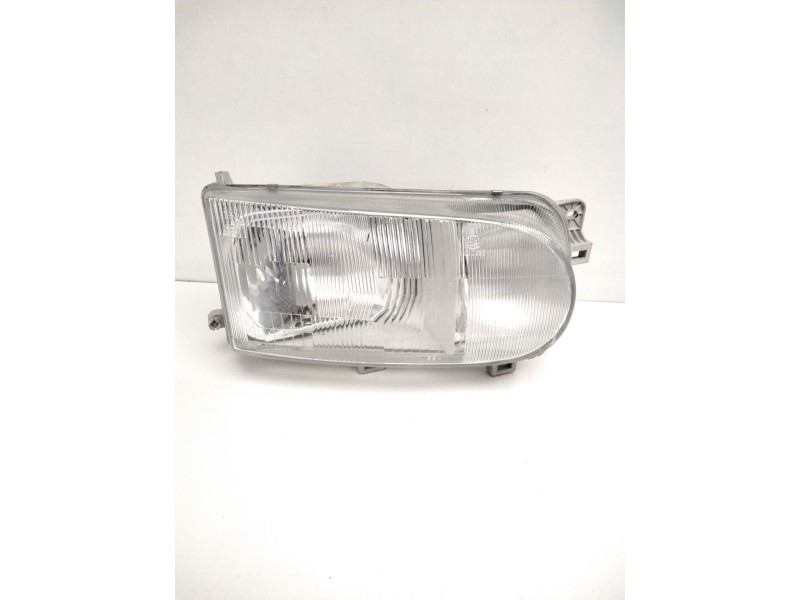 Recambio de faro derecho para nissan serena (c23) 2.0 d (kvjc23) referencia OEM IAM 260109C108 NISSAN 67626060