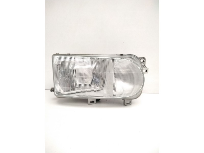 Recambio de faro derecho para nissan serena (c23) 2.0 d (kvjc23) referencia OEM IAM 260609C108 NISSAN 67626060