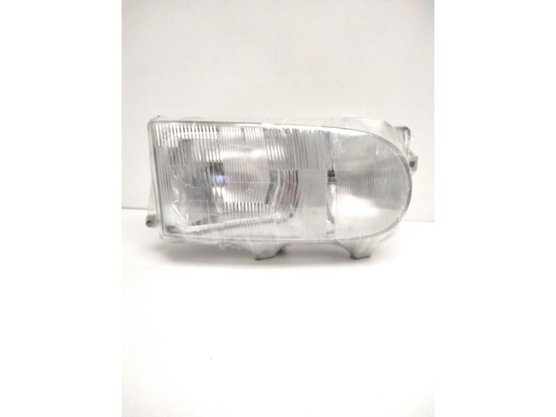 Recambio de faro derecho para nissan serena (c23) 2.0 d (kvjc23) referencia OEM IAM 260609C108 NISSAN 67626060