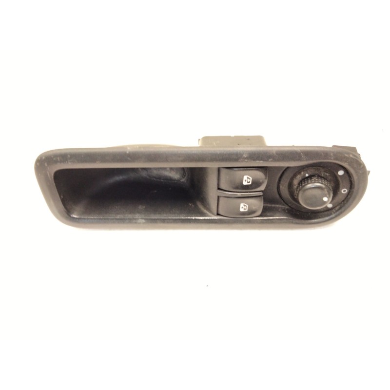 Recambio de mando elevalunas delantero izquierdo para renault clio iii (br0/1, cr0/1) 1.5 dci (br17, cr17) referencia OEM IAM   