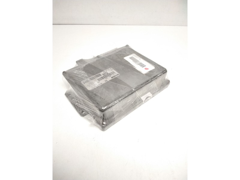 Recambio de centralita motor uce para citroën saxo 1.1 referencia OEM IAM 0261204788 9631528780 26FM0470