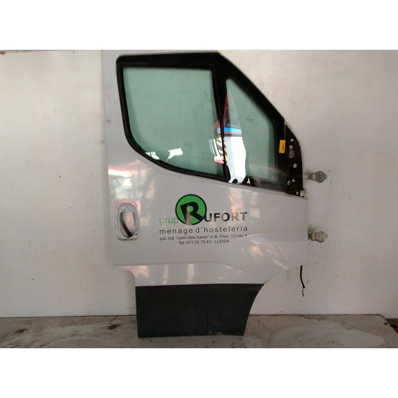 Recambio de puerta delantera derecha para iveco daily vi furgoneta 33s11, 35s11, 35c11 referencia OEM IAM    Recambio de puerta delantera derecha para iveco daily vi furgoneta 33s11, 35s11, 35c11 referencia OEM IAM
