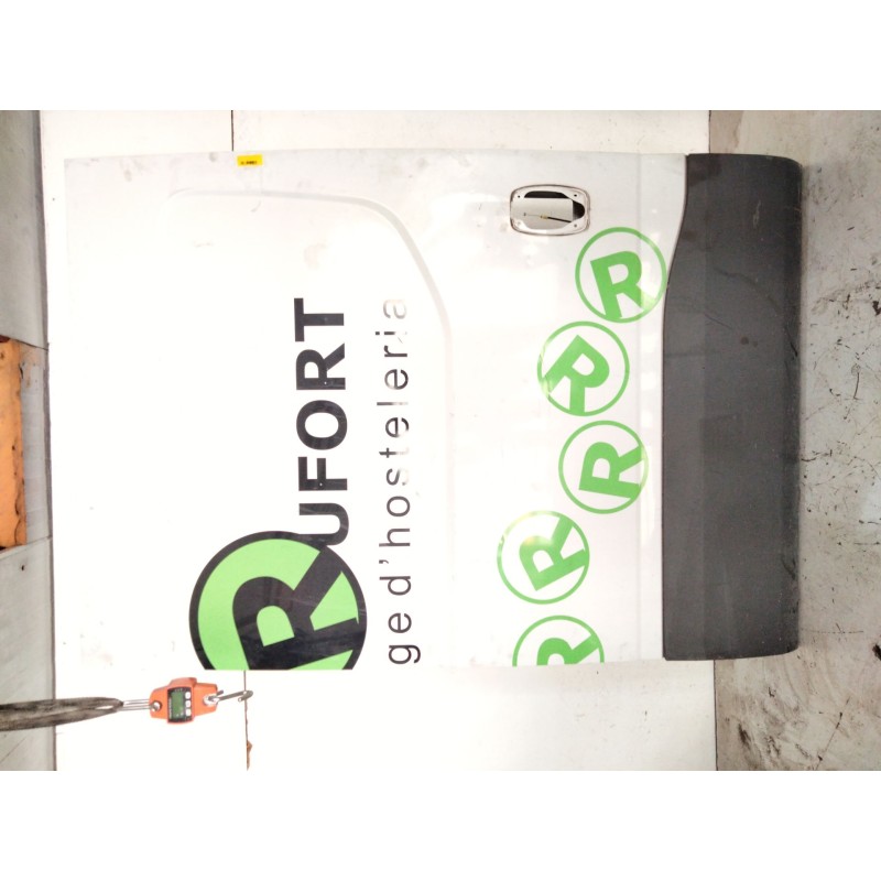 Recambio de puerta lateral corredera derecha para iveco daily vi furgoneta 33s11, 35s11, 35c11 referencia OEM IAM    Recambio de puerta lateral corredera derecha para iveco daily vi furgoneta 33s11, 35s11, 35c11 referencia OEM IAM