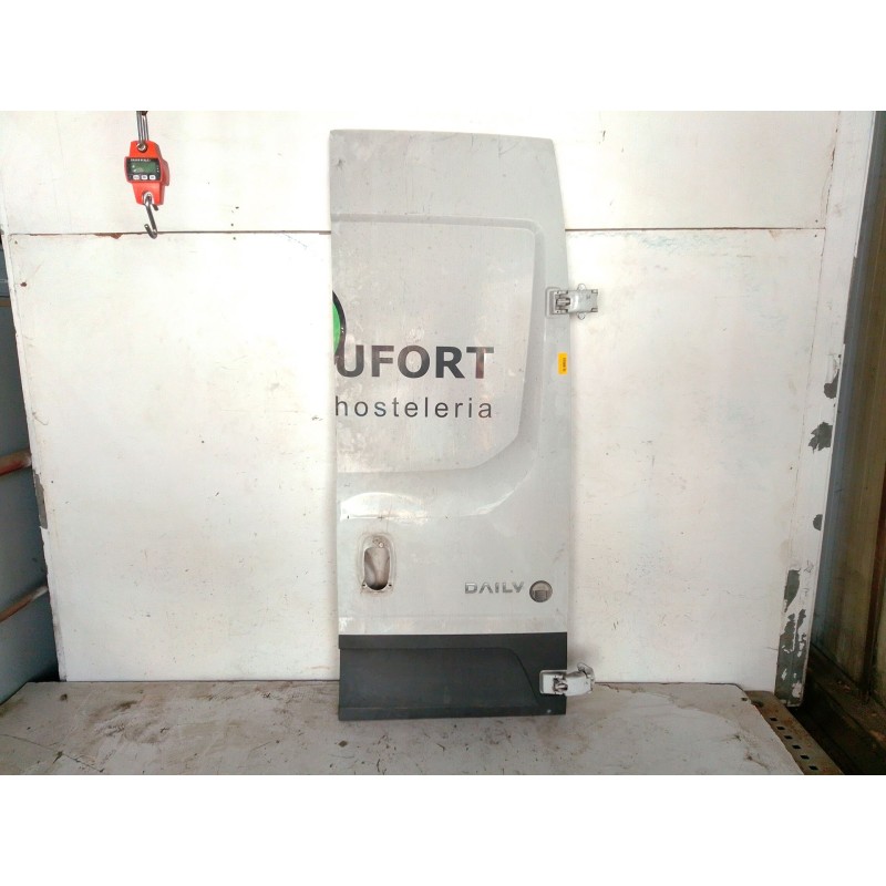 Recambio de puerta trasera derecha carga para iveco daily vi furgoneta 33s11, 35s11, 35c11 referencia OEM IAM    Recambio de puerta trasera derecha carga para iveco daily vi furgoneta 33s11, 35s11, 35c11 referencia OEM IAM