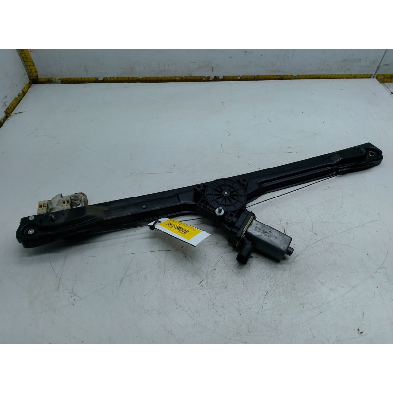 Recambio de elevalunas delantero izquierdo para iveco daily vi furgoneta 33s11, 35s11, 35c11 referencia OEM IAM    Recambio de elevalunas delantero izquierdo para iveco daily vi furgoneta 33s11, 35s11, 35c11 referencia OEM IAM