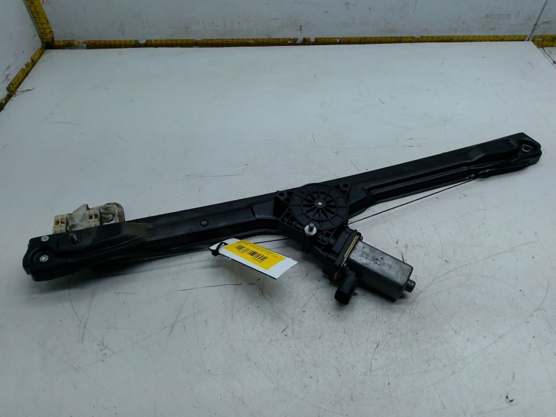 Recambio de elevalunas delantero izquierdo para iveco daily vi furgoneta 33s11, 35s11, 35c11 referencia OEM IAM   