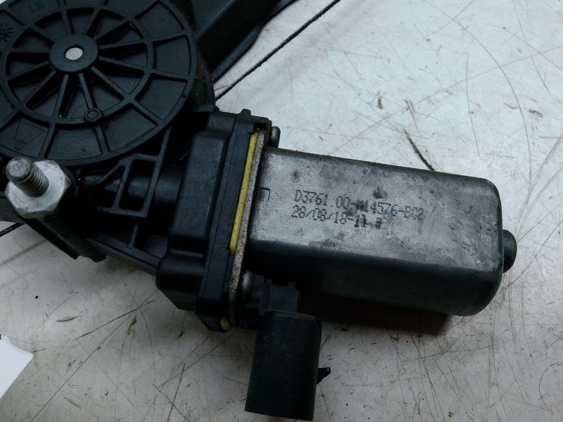 Recambio de elevalunas delantero izquierdo para iveco daily vi furgoneta 33s11, 35s11, 35c11 referencia OEM IAM   