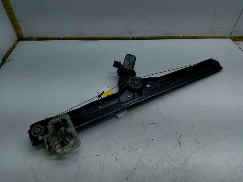 Recambio de elevalunas delantero izquierdo para iveco daily vi furgoneta 33s11, 35s11, 35c11 referencia OEM IAM   