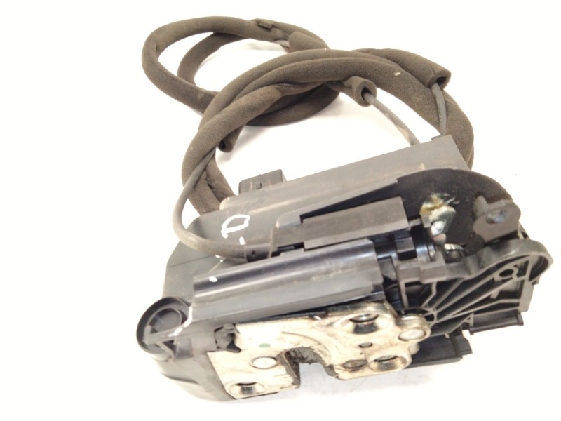 Recambio de cerradura puerta lateral derecha para iveco daily vi furgoneta 33s11, 35s11, 35c11 referencia OEM IAM 5801529304  