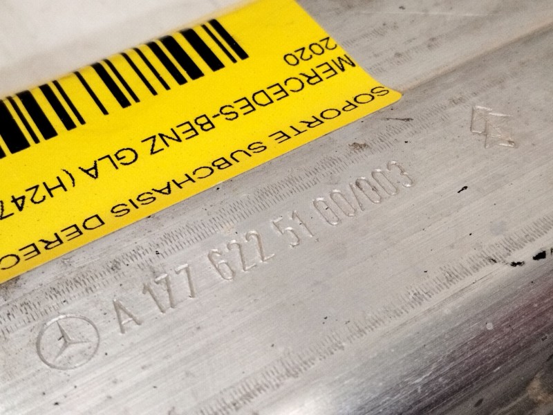 Recambio de soporte subchasis derecho para mercedes-benz gla (h247) gla 200 (247.787) referencia OEM IAM A1776225100  