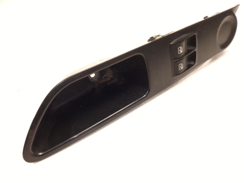 Recambio de mando elevalunas delantero izquierdo para iveco daily vi furgoneta 33s11, 35s11, 35c11 referencia OEM IAM   