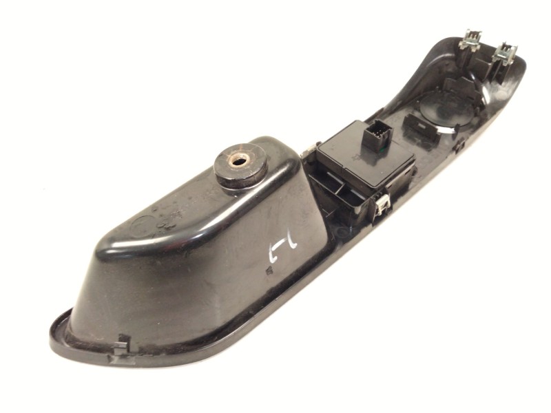 Recambio de mando elevalunas delantero izquierdo para iveco daily vi furgoneta 33s11, 35s11, 35c11 referencia OEM IAM   