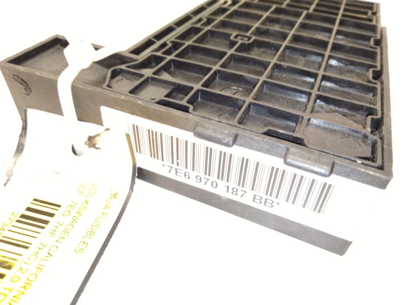 Recambio de caja fusibles para volkswagen california t5 camper (7ec, 7ef, 7eg, 7hf, 7hc) 2.0 tdi referencia OEM IAM 7E6970187  