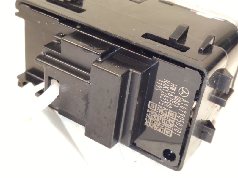 Recambio de mando elevalunas trasero izquierdo para mercedes-benz gla (h247) gla 200 (247.787) referencia OEM IAM A1679050201  