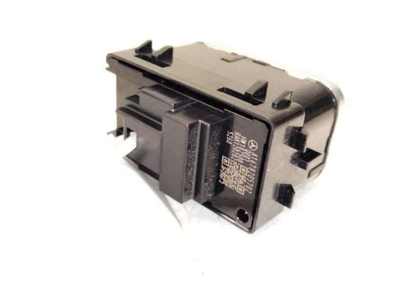 Recambio de pulsador maletero para mercedes-benz gla (h247) gla 200 (247.787) referencia OEM IAM A1678205702  