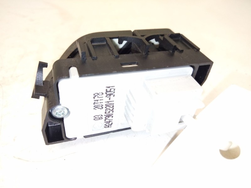 Recambio de pulsador cierre centralizado para mercedes-benz gla (h247) gla 200 (247.787) referencia OEM IAM A2479052201  