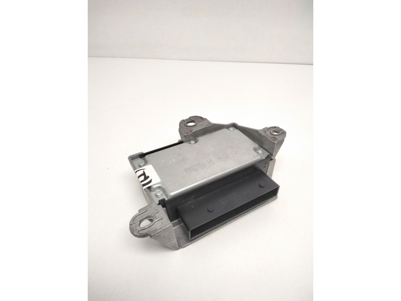 Recambio de centralita airbag para renault master bus l3h2 3,8t referencia OEM IAM 611136500 8200942209A 611131100A