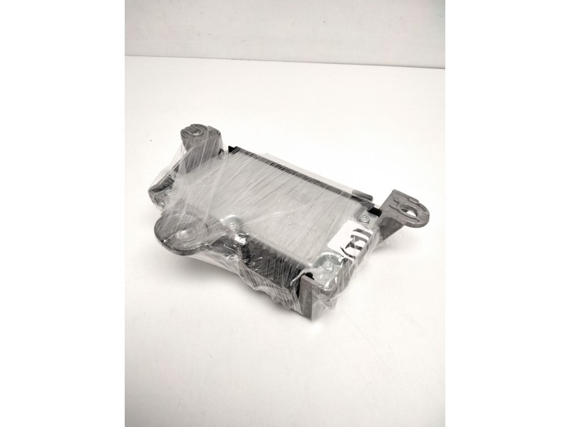 Recambio de centralita airbag para renault master bus l3h2 3,8t referencia OEM IAM 611136500 8200942209A 611131100A