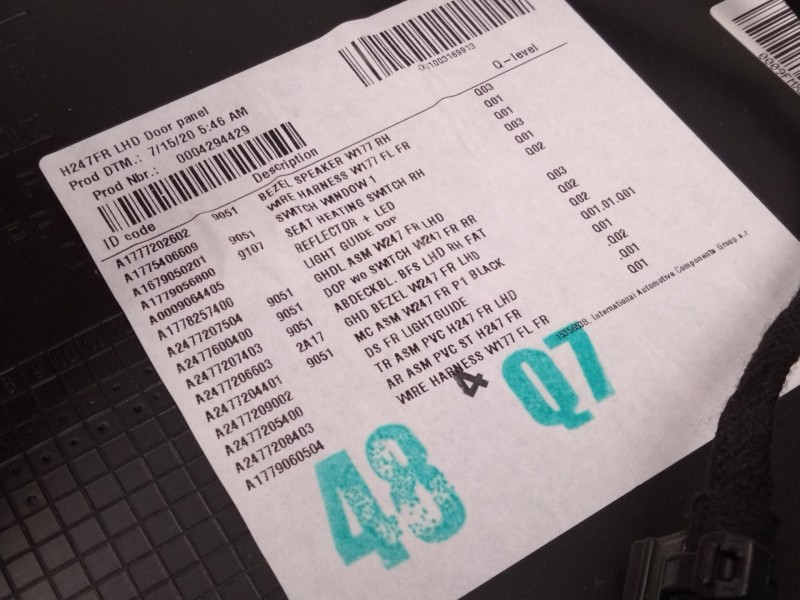 Recambio de guarnecido puerta delantera derecha para mercedes-benz gla (h247) gla 200 (247.787) referencia OEM IAM A2477204201  