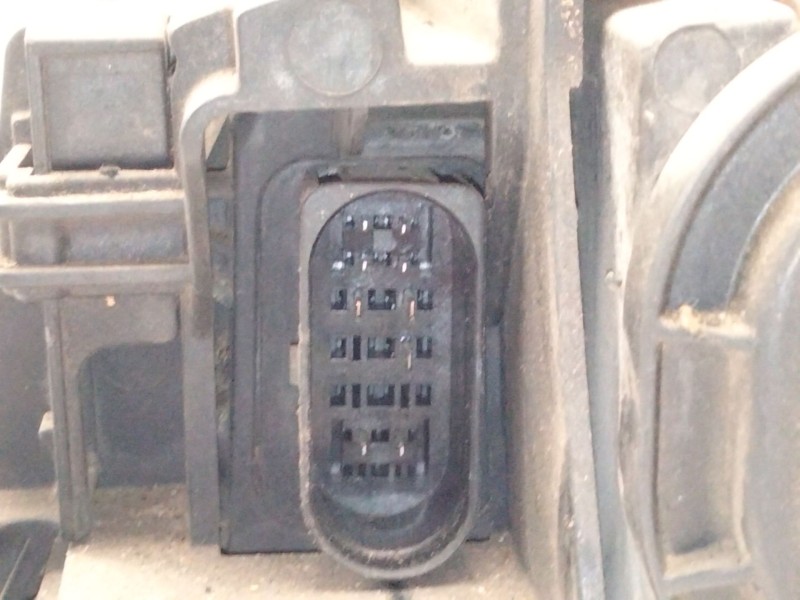 Recambio de faro derecho para audi q7 (4lb) 3.0 tdi quattro referencia OEM IAM 4L0941004  