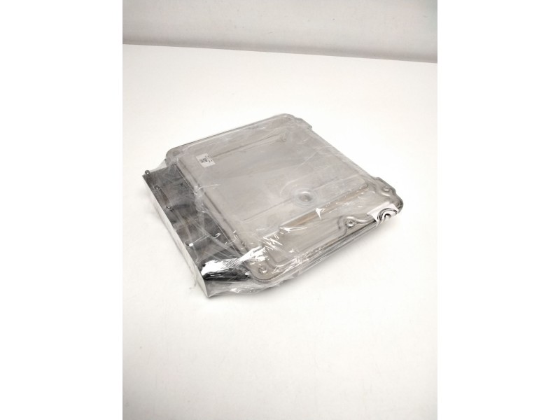 Recambio de centralita motor uce para opel insignia berlina sport 4x4 referencia OEM IAM 0281015774 5557353900RD 55573560