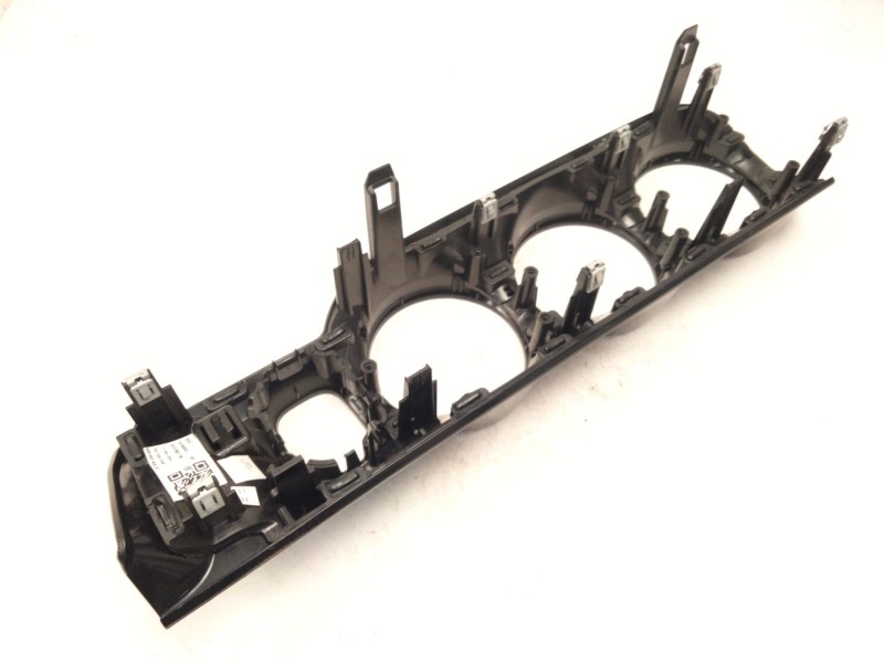 Recambio de moldura para mercedes-benz gla (h247) gla 200 (247.787) referencia OEM IAM A2476806202  