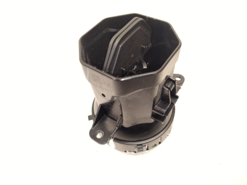 Recambio de aireador central para mercedes-benz gla (h247) gla 200 (247.787) referencia OEM IAM A1778309100  