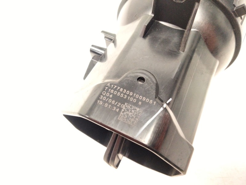 Recambio de aireador central para mercedes-benz gla (h247) gla 200 (247.787) referencia OEM IAM A1778309100  