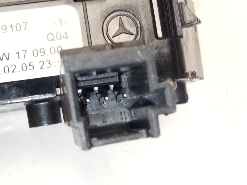 Recambio de interuuptor de calefaccion asientos para mercedes-benz gla (h247) gla 200 (247.787) referencia OEM IAM A1779056700  